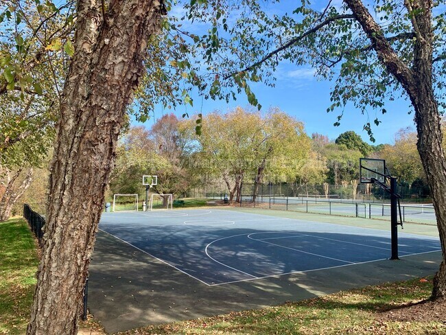 Building Photo - 411 Hogan Woods Cir