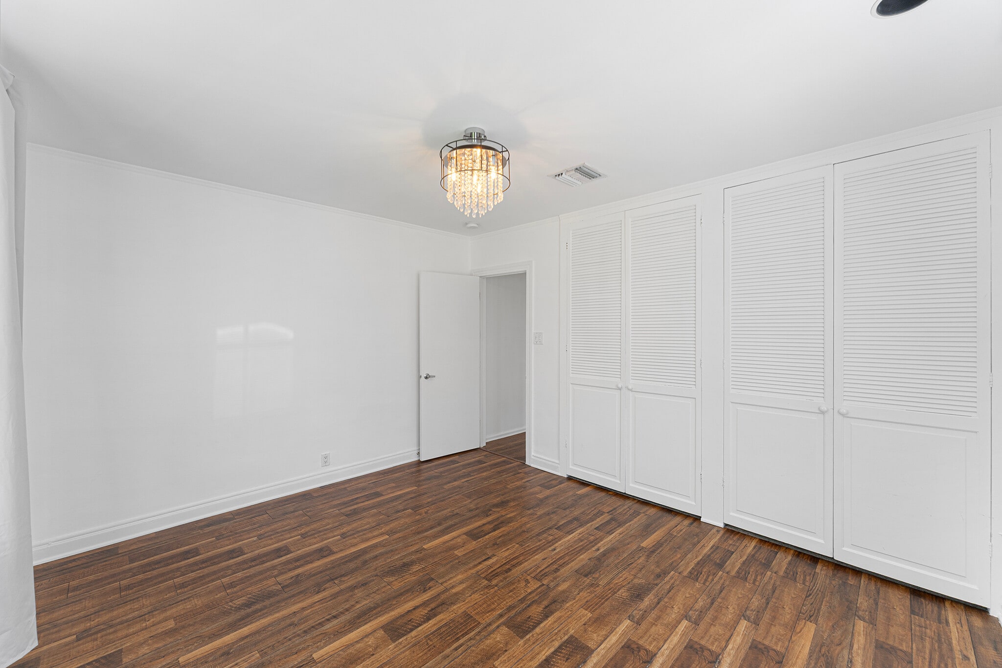 Building Photo - 332 S Crescent Dr