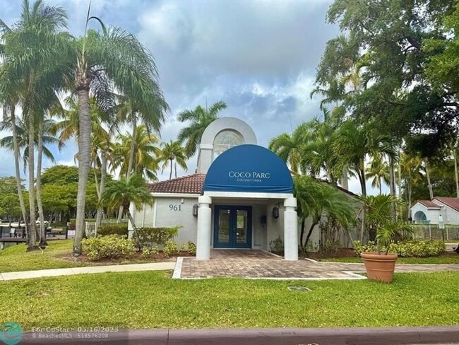 Building Photo - 741 Lyons Rd