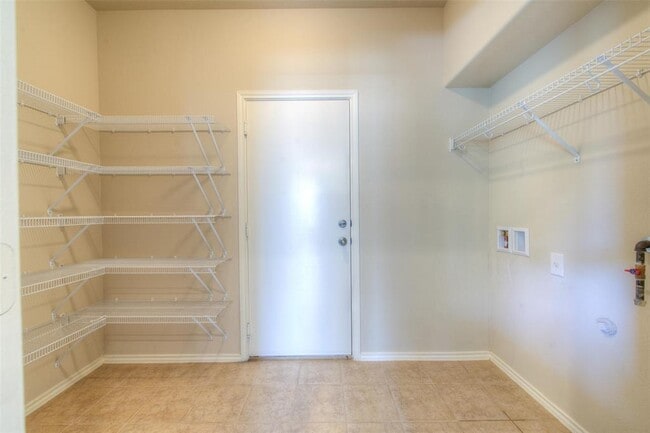 Building Photo - 8717 Blackvireo Dr