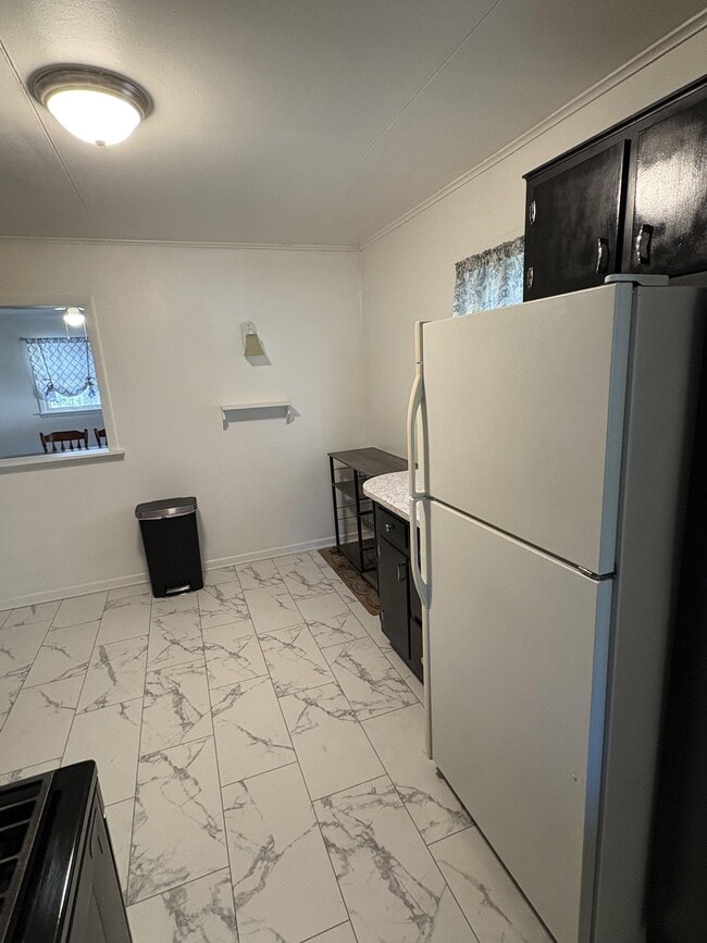 Building Photo - 22 Savannah St