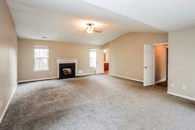 Building Photo - 5112 Kiev Dr