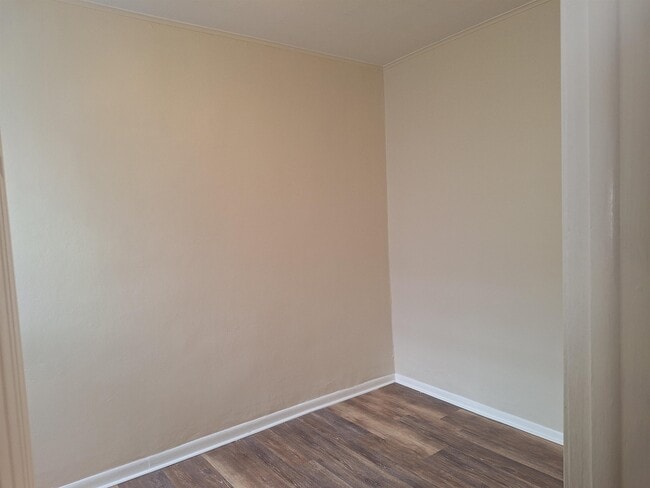 Building Photo - 589 AVENUE A Ave