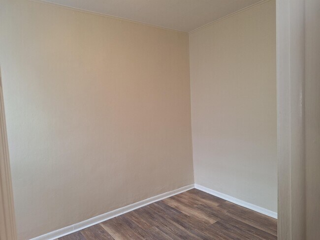 Building Photo - 589 Avenue A