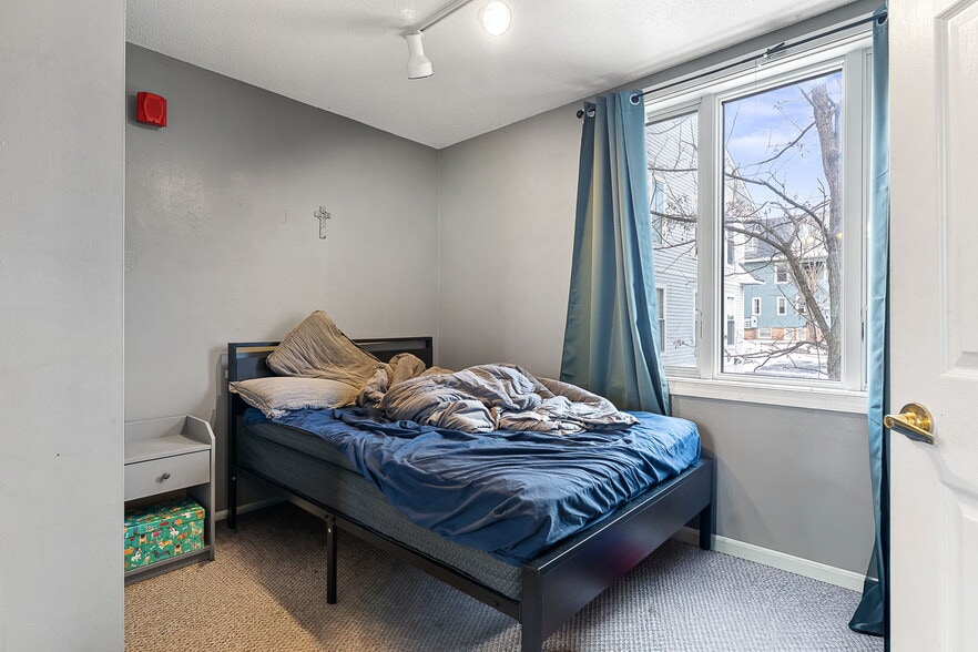 Building Photo - 349 Pearl St