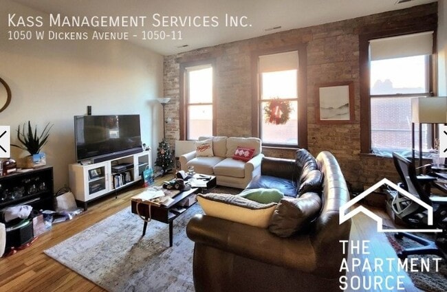 Building Photo - 1050 W Dickens Ave