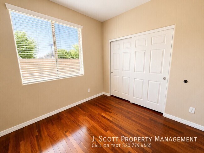 Building Photo - 8206 S 22nd Ln
