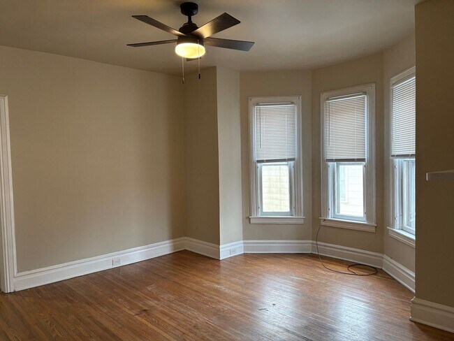 Building Photo - 23 N Grant St