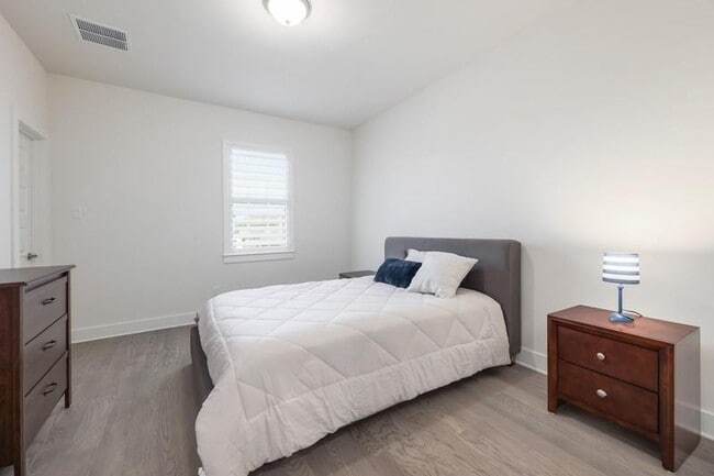 Building Photo - 4408 Logan Ridge Dr