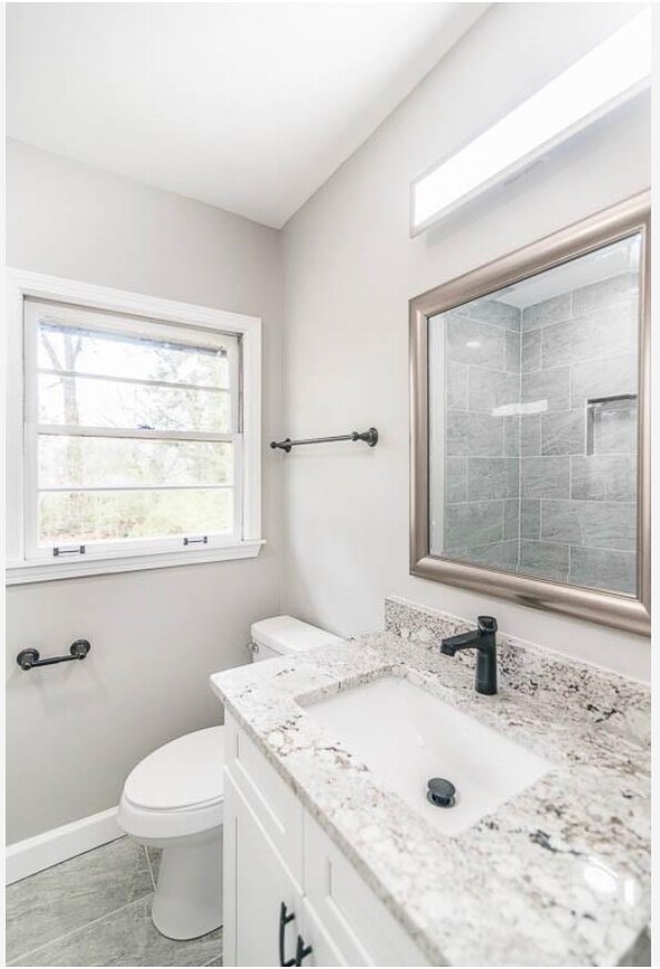 Building Photo - 2219 Rosewood Rd