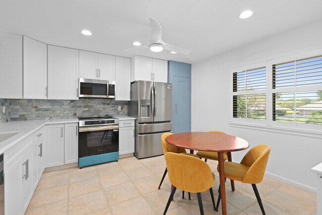 Building Photo - 5172 SE Club Way