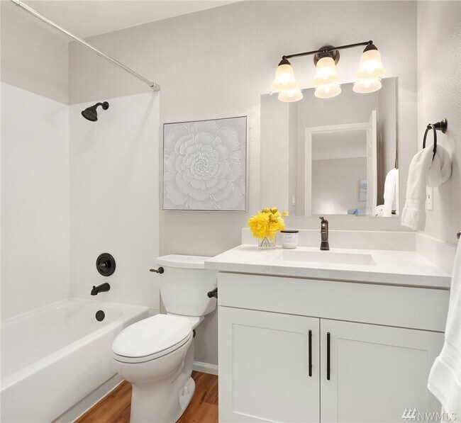 Building Photo - 14630 NE 32nd St