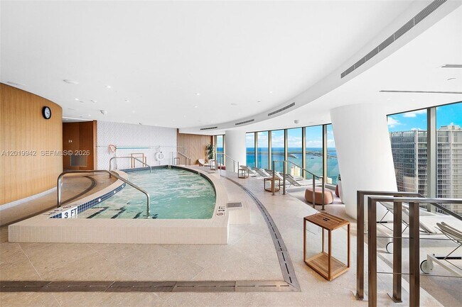 Building Photo - 300 Biscayne Blvd Way