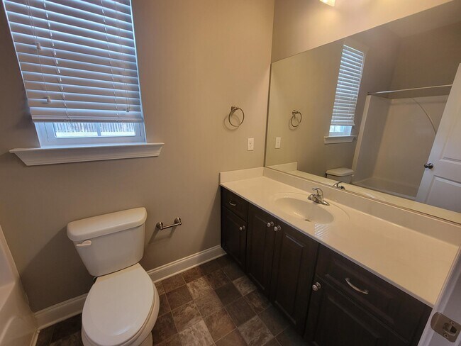 Building Photo - 1733 Ethan Way