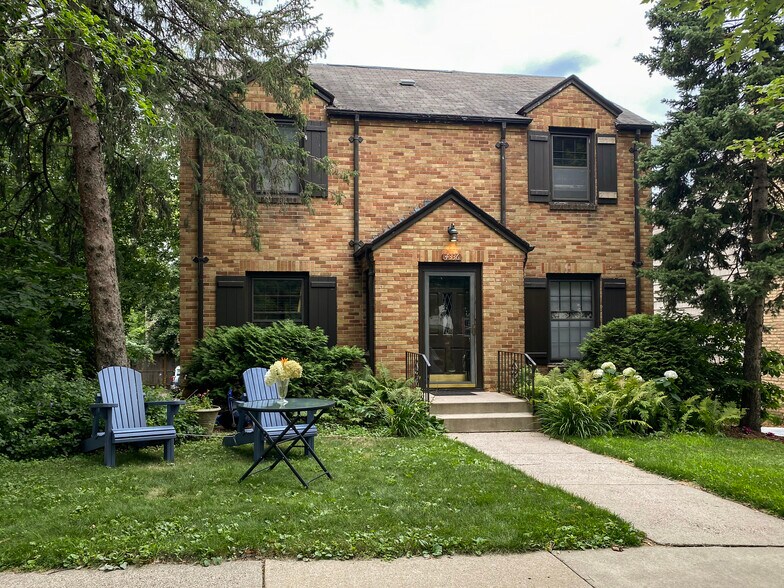 Building Photo - 4336 York Ave S