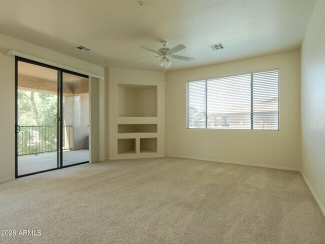 Building Photo - 705 W Queen Creek Rd