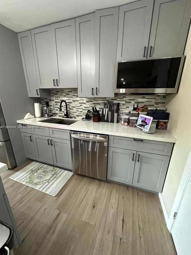 Building Photo - 6609 SW 116th Pl