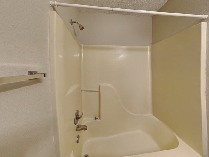 Building Photo - 4322 Village Bend Dr