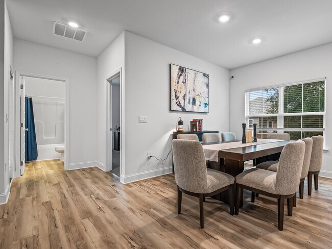 Building Photo - 15 Arden Rd