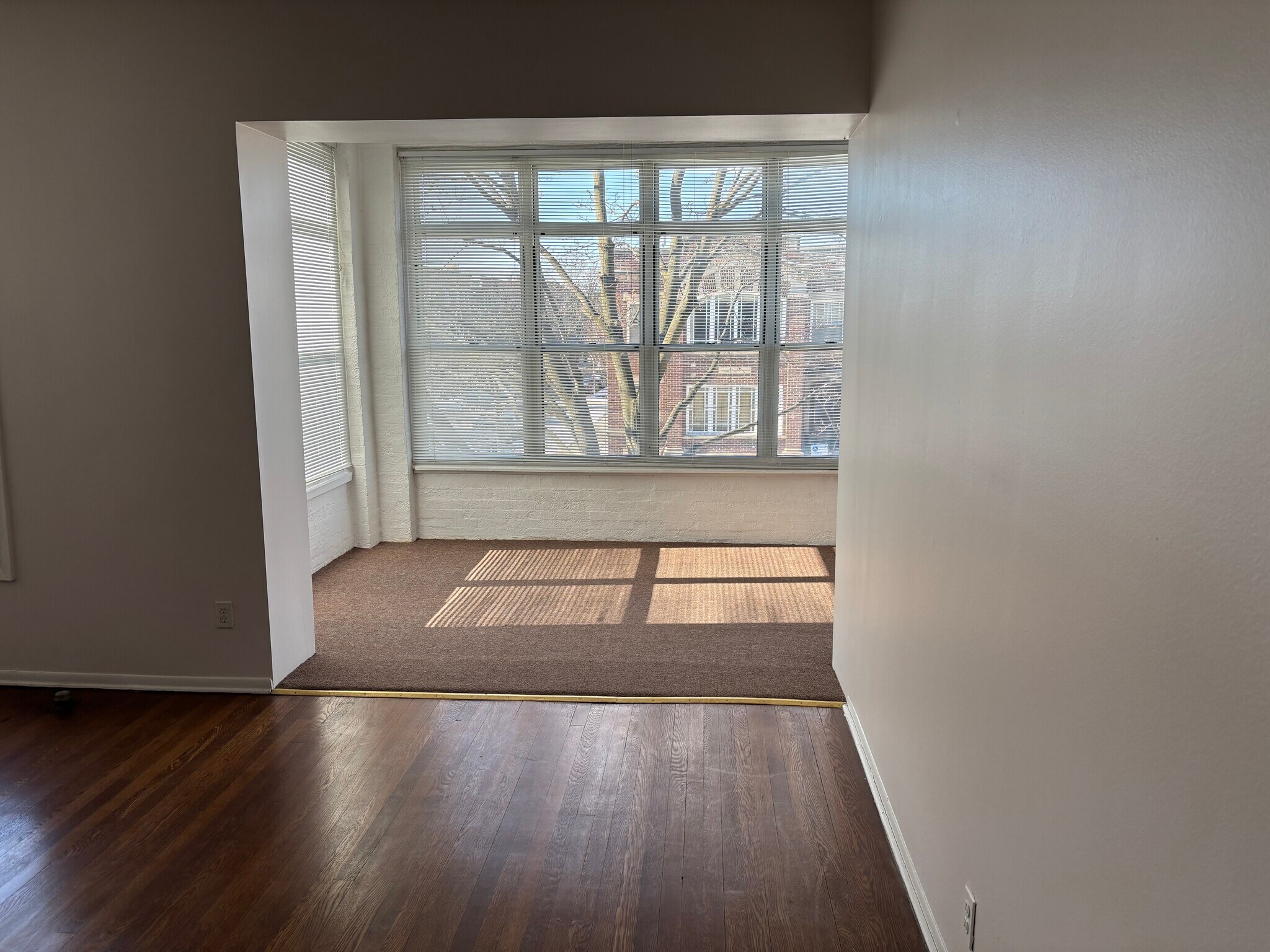 Building Photo - 5141 S Ellis Ave