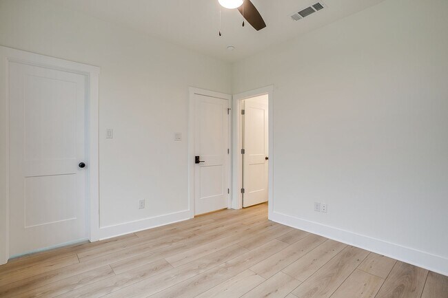 Building Photo - 2843 Forest Park Blvd