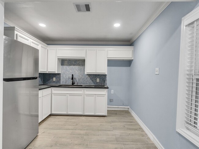 Building Photo - 4418 Dacca Dr