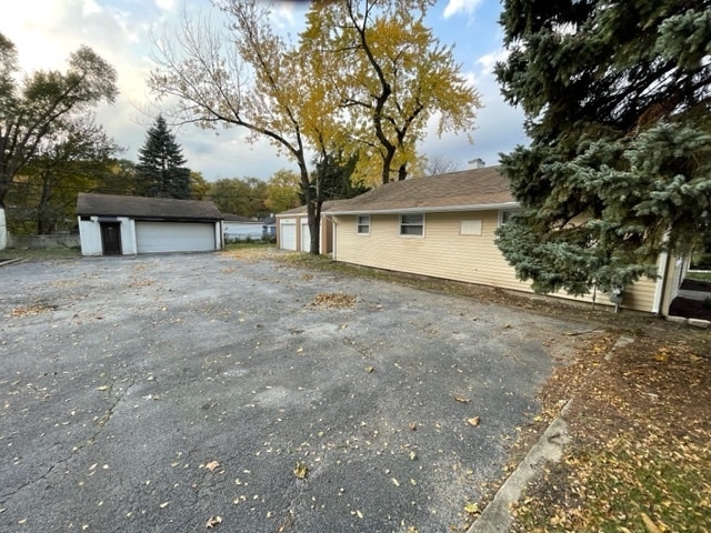 Building Photo - 14724 Dobson Ave