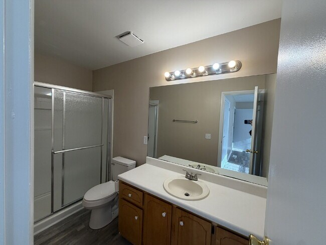 Building Photo - Townhouse for Rent