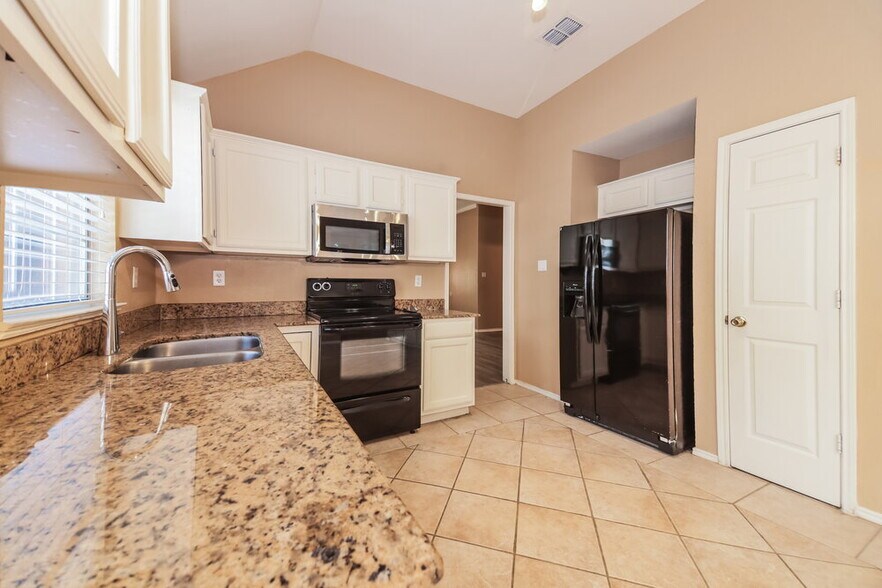 Building Photo - 4713 Baton Rouge Blvd