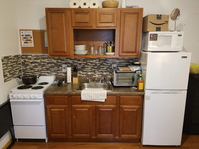 Building Photo - 329 N Preston St