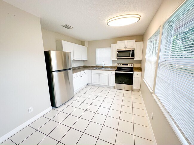Building Photo - 2717 Richard Rd