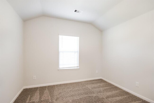 Building Photo - 26032 Babe Ruth Dr