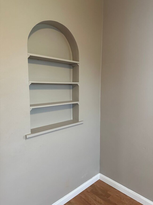 Building Photo - Remodeled 2 Bedroom House for Rent