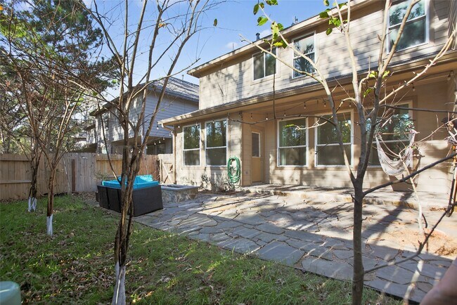 Building Photo - 126 Silver Penny Dr