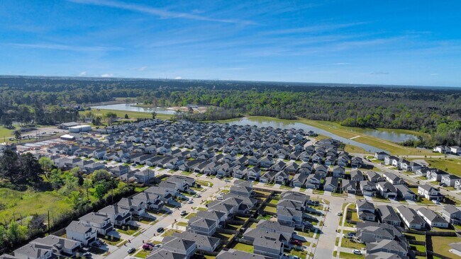 Building Photo - 25927 Chicory Dr