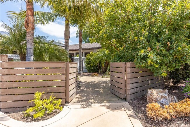 Building Photo - 1356 San Julian Dr