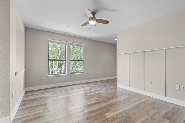 Building Photo - 5501 S Hearsey Dr