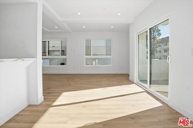 Building Photo - 1820 Prosser Ave