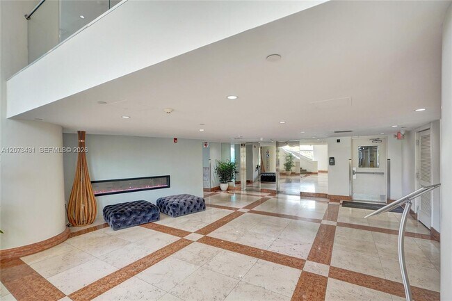 Building Photo - 10350 W Bay Harbor Dr