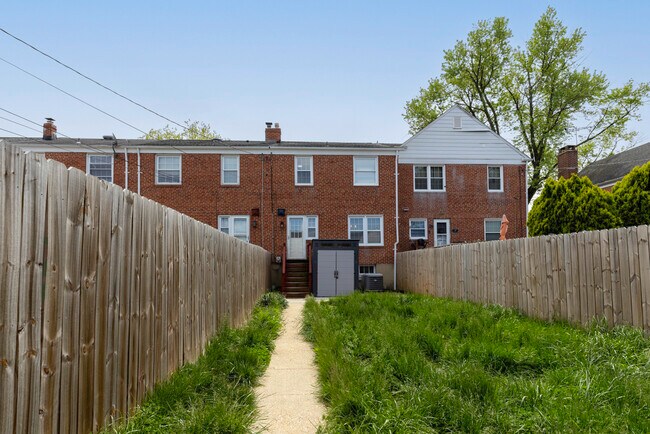 Building Photo - 8130 Kirkwall Ct
