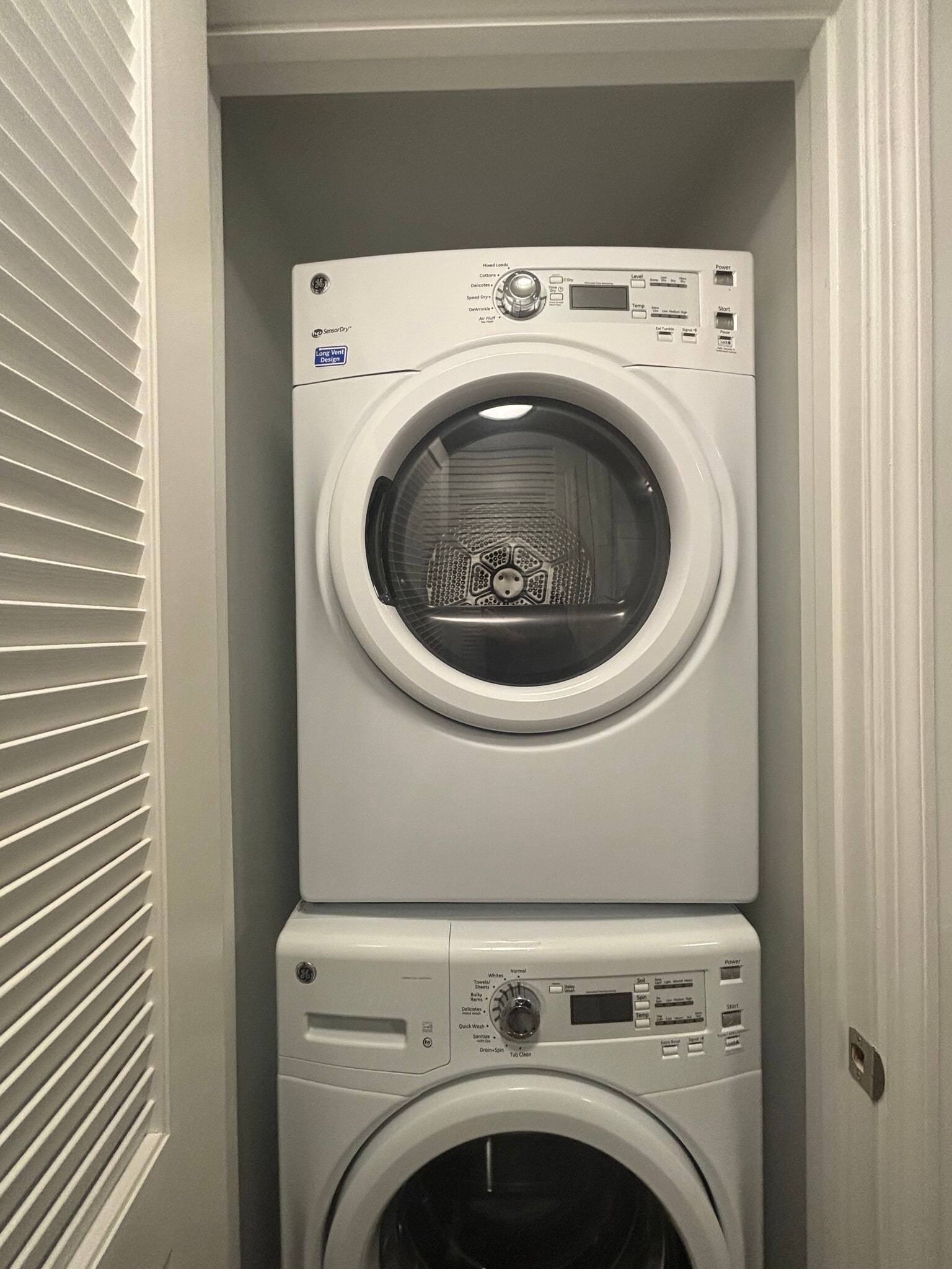 Building Photo - 2051 NE 167th St