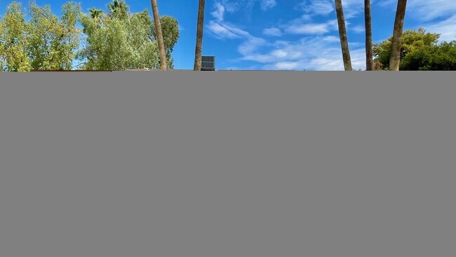 Building Photo - 5337 E Thunderbird Rd