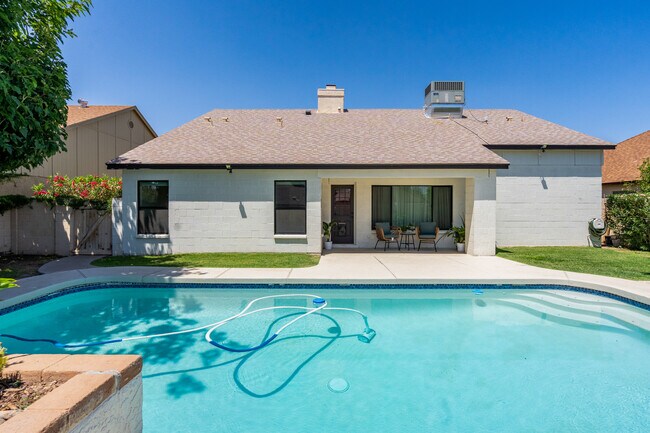 Building Photo - 4113 W Cielo Grande
