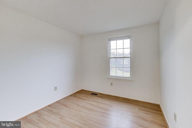 Building Photo - 18 Indian Hills Ct