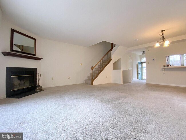 Building Photo - 1110 S Kenwood Ave