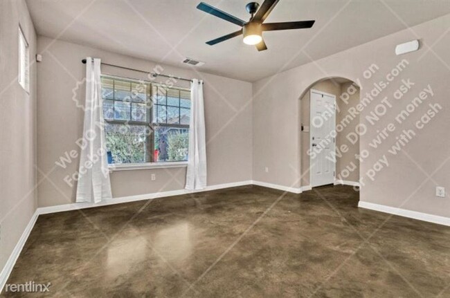 Building Photo - 4611 Graceful Ln