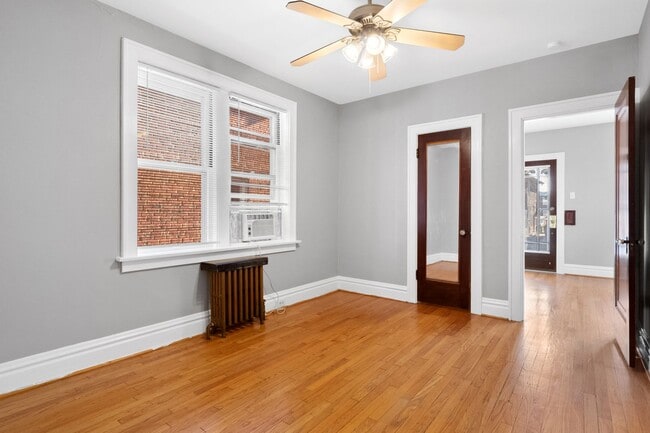 Building Photo - 4955 Tholozan Ave