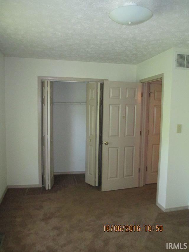 Building Photo - 1302 S Hickory Grove Ln