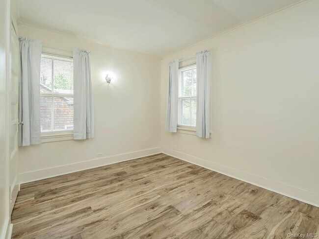 Building Photo - 230 Bayville Rd