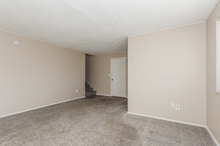 Building Photo - 8630 Meadowlark Dr